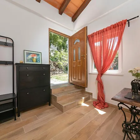 Casa Dorella In Peaceful Location With A Sea View Feriehus