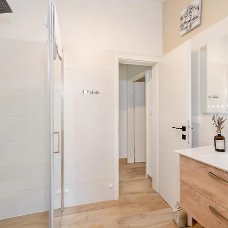 Casa Dorella In Peaceful Location With A Sea View Feriehus Viskovići