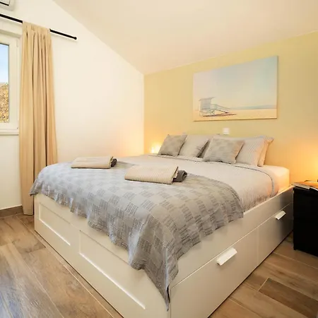 Casa Dorella In Peaceful Location With A Sea View Feriehus